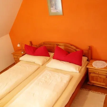 Weingut Primus Suedsteiermark Séjour chez l'habitant Spielfeld