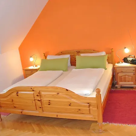 Weingut Primus Suedsteiermark Spielfeld